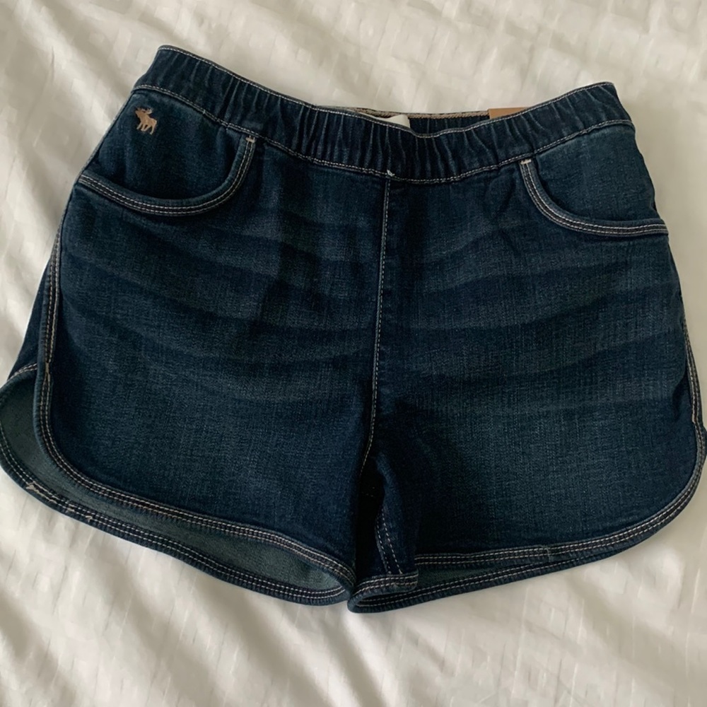 🆕 Abercrombie Pull-on Denim Shorts